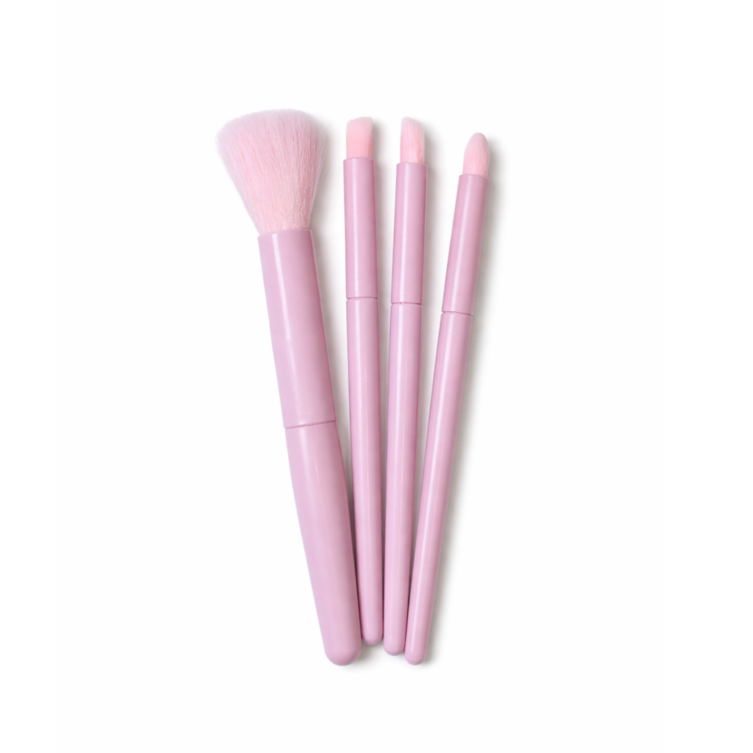 Transforme sua rotina de maquiagem com este lindo Kit de Pincéis de Maquiagem Rosa com 5 unidades, perfeito para quem busca praticidade, precisão e um toque de charme na necessaire.